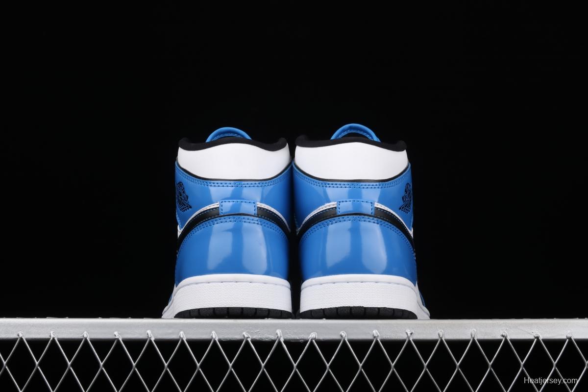 Air Jordan 1 Mid varnished leather white blue two-dimensional small lightning Zhongbang basketball shoes DD6834-402