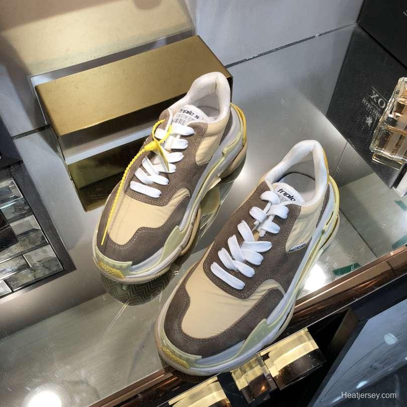 Men/Women Balenciaga Triple S 2.0 Sneaker khaki Item 6380340